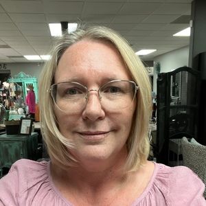 Meet your Posher, Vicki